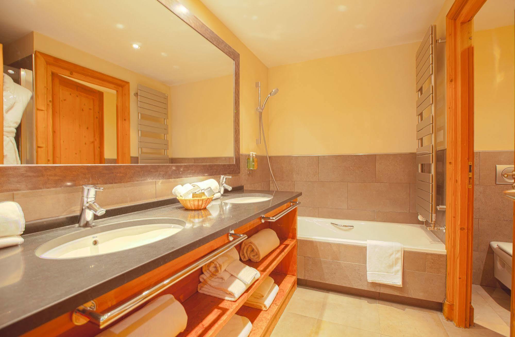 Royal Rochebrune เมอแฌฟ ภายนอก รูปภาพ